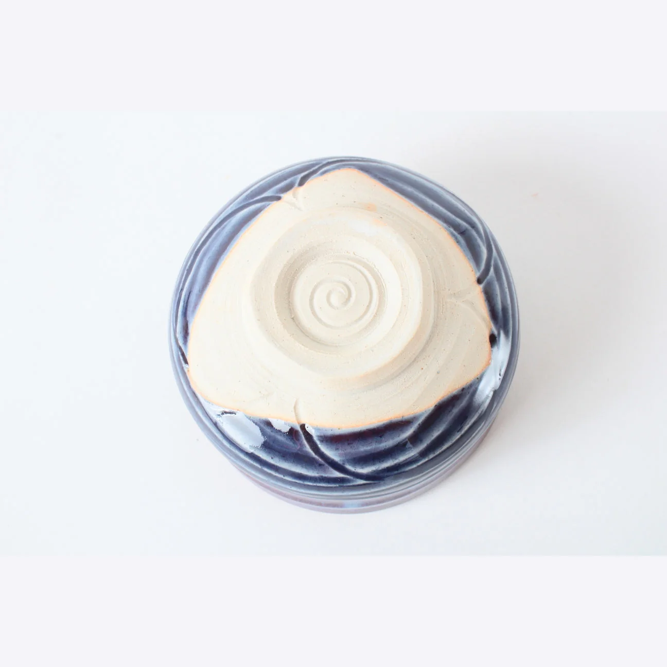 Murasaki Shinsha Purple Cinnabar Matcha Bowl - Image 5