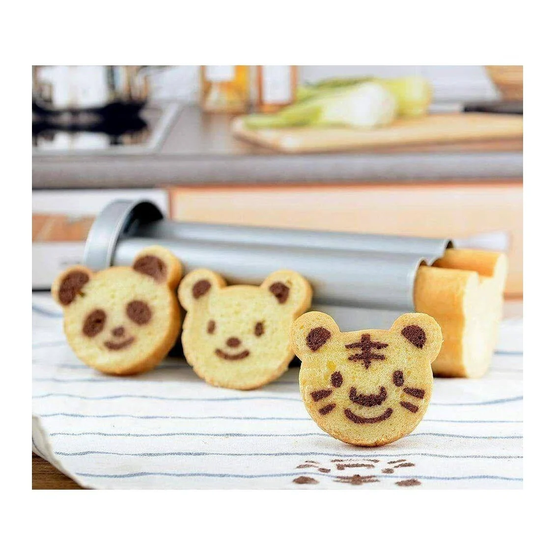 Cakeland Bear Tube Bread Tin 1300ml - Image 2