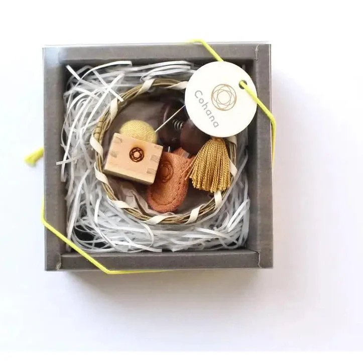 Cohana Seki Mini Scissors and Square Needle Cushion Set - Image 4