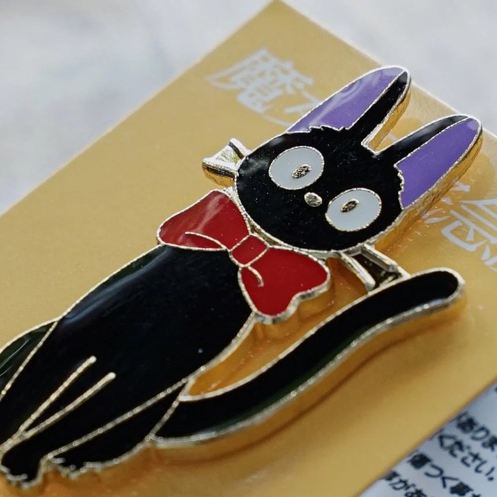 Ensky Kiki’s Delivery Service Jiji – Ribbon Pin Badge - Image 2