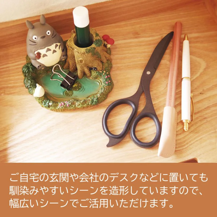 Ensky My Neighbour Totoro by the Pond Stamp and Pen Stand - Image 5