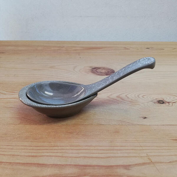 Ginpo Hana Mishima Small Renge Spoon & Rest Set - Image 2