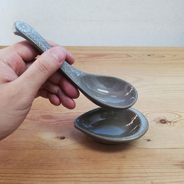 Ginpo Hana Mishima Small Renge Spoon & Rest Set - Image 3