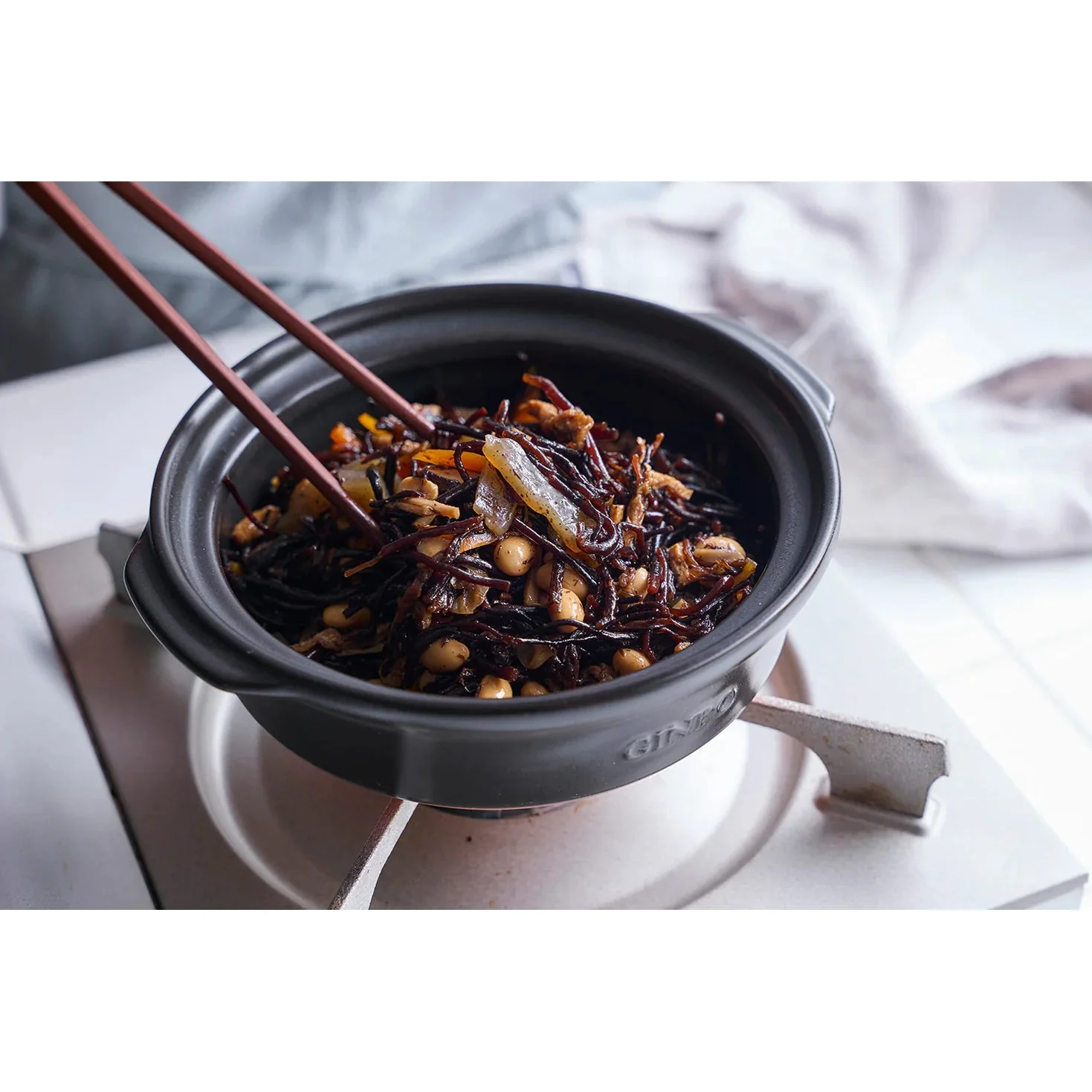 Ginpo Kikka Donabe Clay Pot - Pink Plum - Size 6 - Image 4