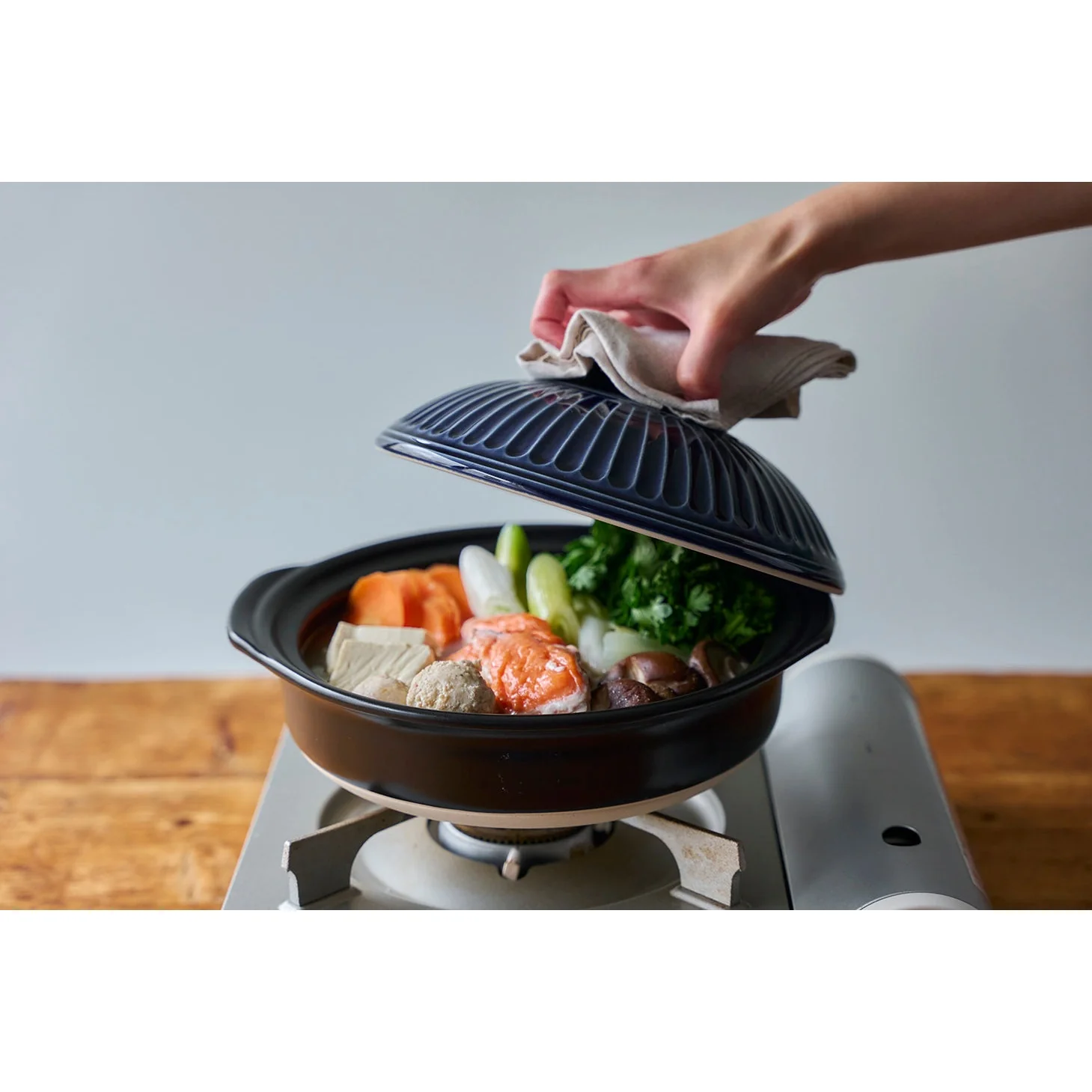 Ginpo Kikka IH Donabe Clay Pot 28cm 2.7L - Navy Size 9 - Image 5