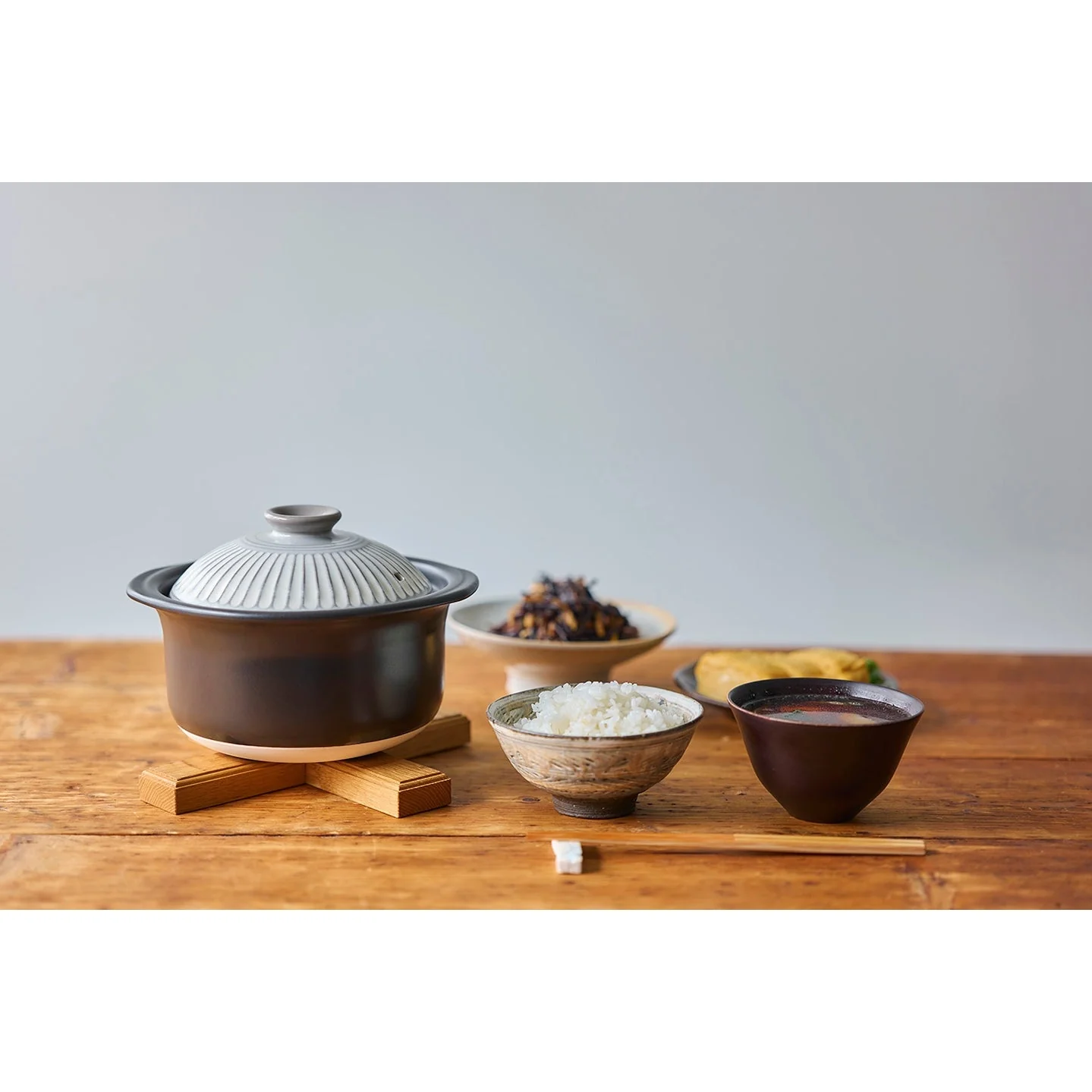 Ginpo Kikka Rice Multi Clay Pot White Kohiki 1.1L Size 2 - Image 2