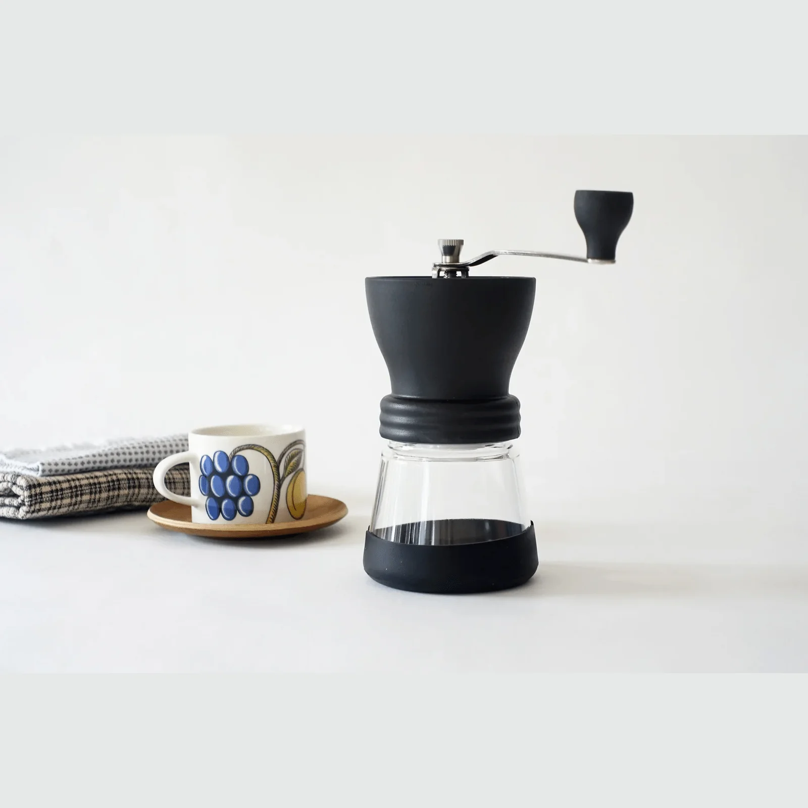 Hario Ceramic Coffee Mill Skerton N - Hand Grinder - Image 3