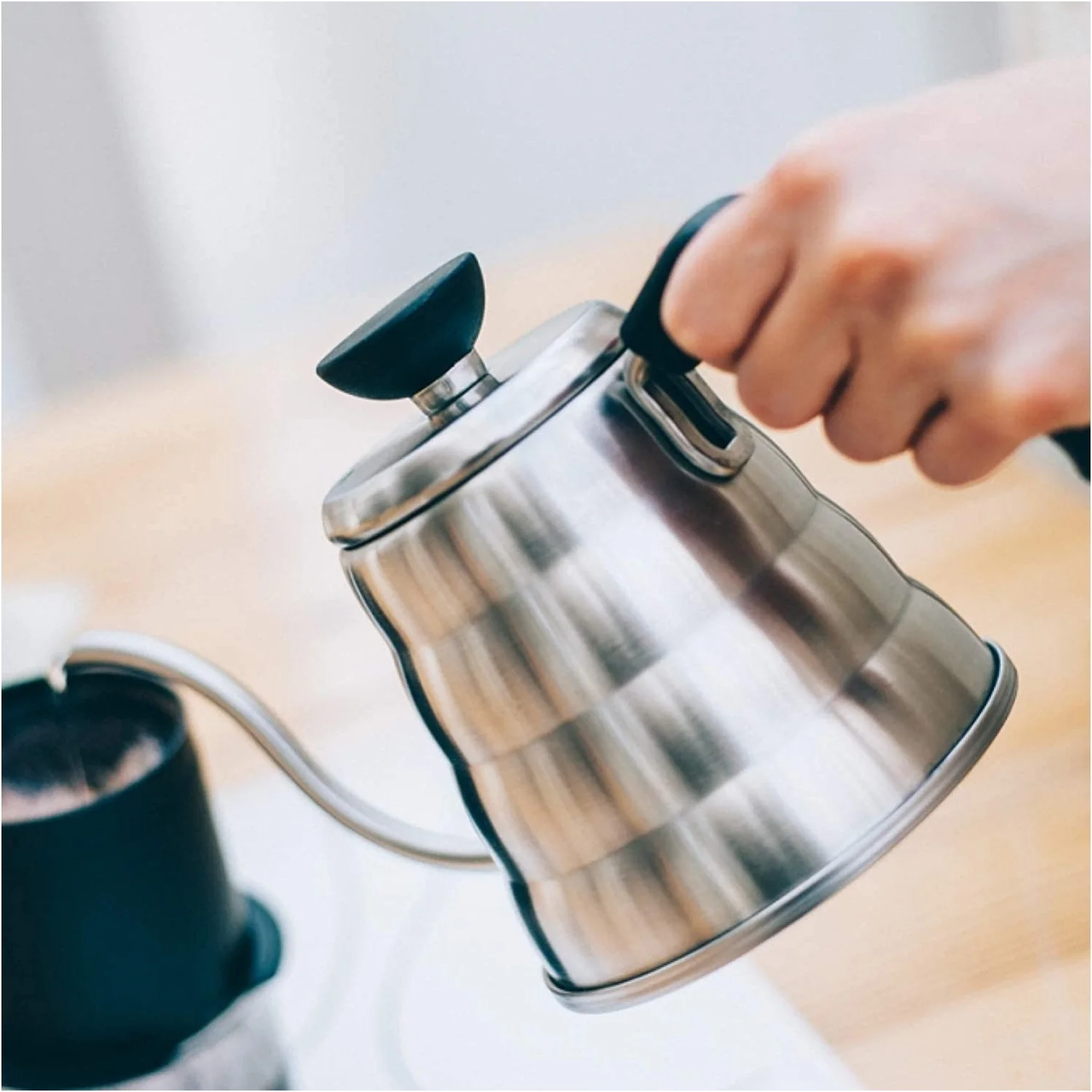 Hario V60 Drip Kettle Buono 1.2L - Image 2