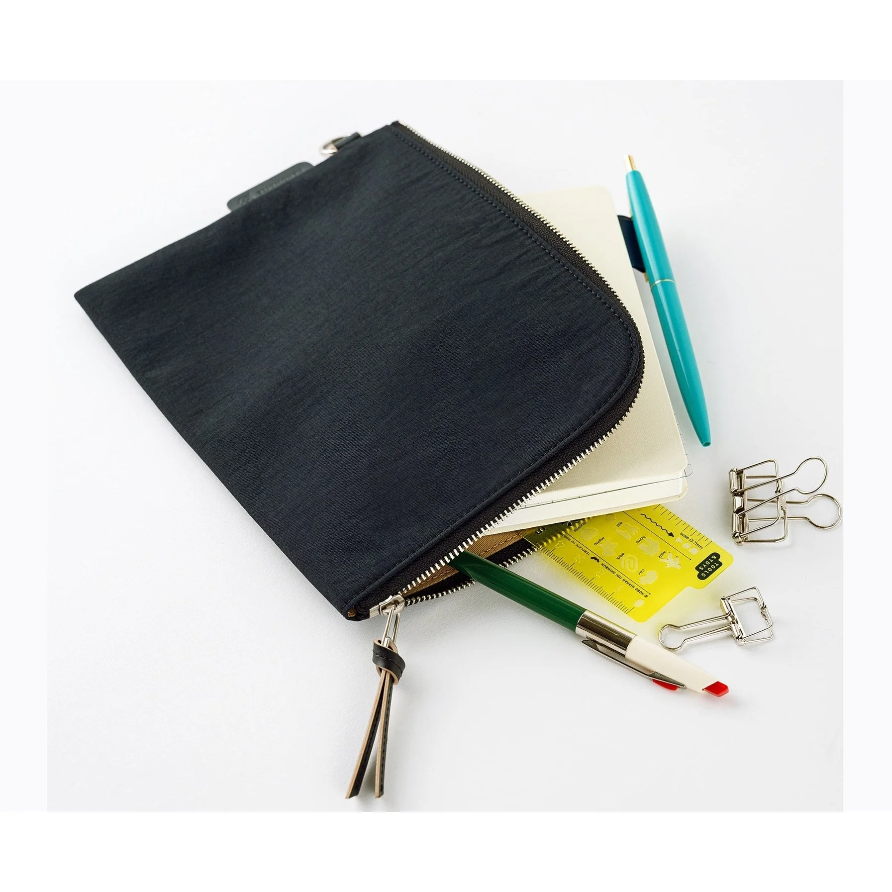 Hobonichi Techo Tragen Flat Pouch for A6 Size (Black) - Image 11