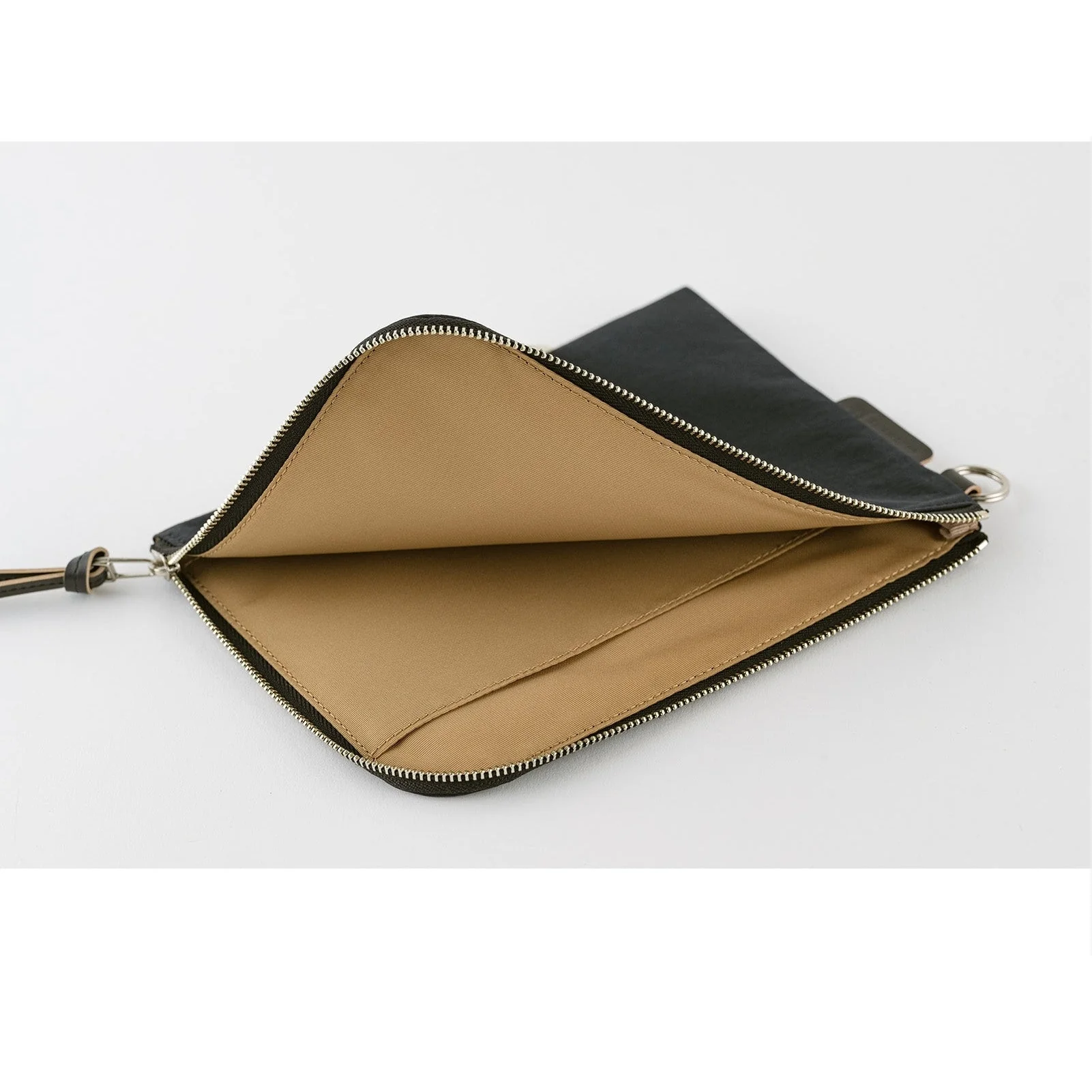 Hobonichi Techo Tragen Flat Pouch for A6 Size (Black) - Image 4