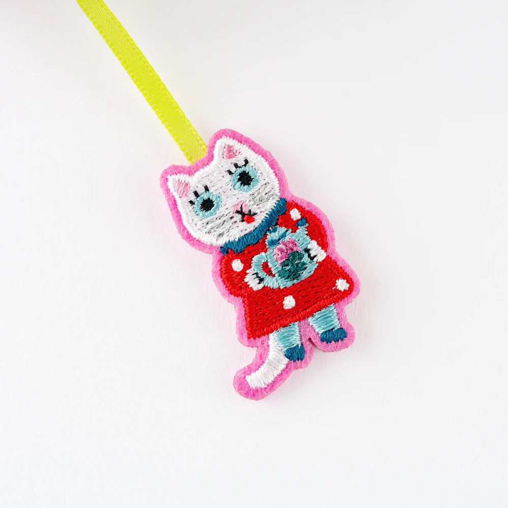 Hobonichi Techo Yumi Kitagishi: Embroidered Bookmark - White Cat - Image 2