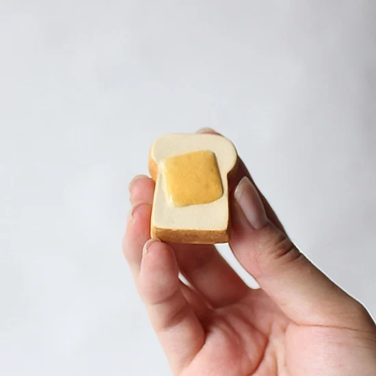 Ihoshiro Cheese Toast Chopstick Rest - Image 4