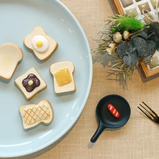Ihoshiro Cheese Toast Chopstick Rest - Image 7