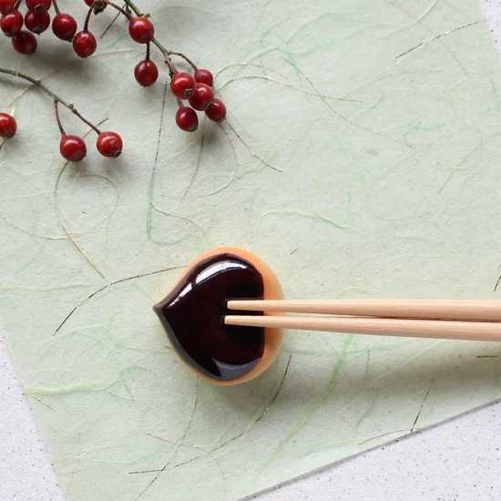 Ihoshiro Chestnut Bun Chopstick Rest - Image 8