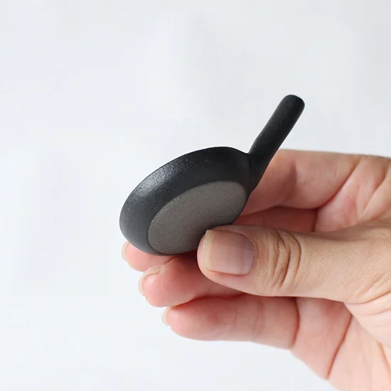 Ihoshiro Frypan Omelette Chopstick Rest - Image 4