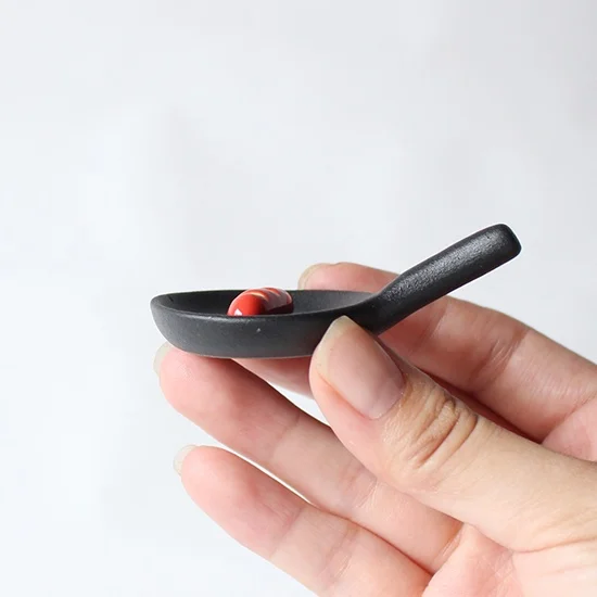 Ihoshiro Frypan Weiner Chopstick Rest - Image 3
