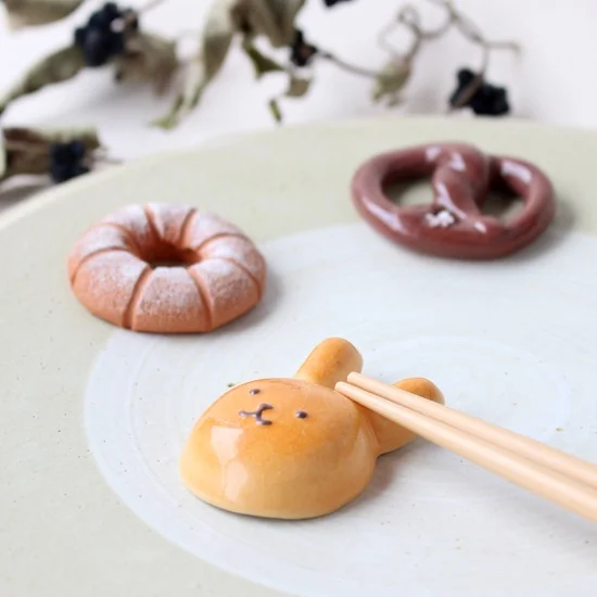 Ihoshiro Rabbit-Shaped Bun Chopstick Rest - Image 2