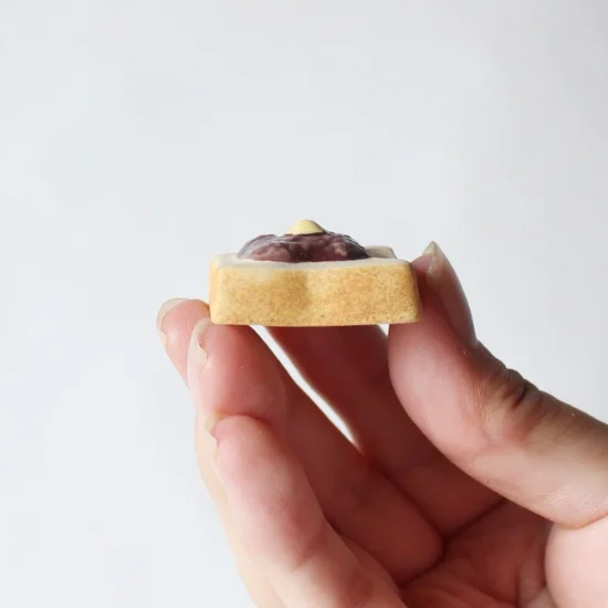 Ihoshiro Red bean Toast Chopstick Rest - Image 4