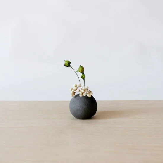 Ihoshiro Round Dry Flower Vase - Image 4