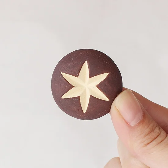 Ihoshiro Shiitake Chopstick Rest - Image 2