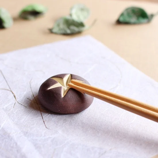 Ihoshiro Shiitake Chopstick Rest - Image 5