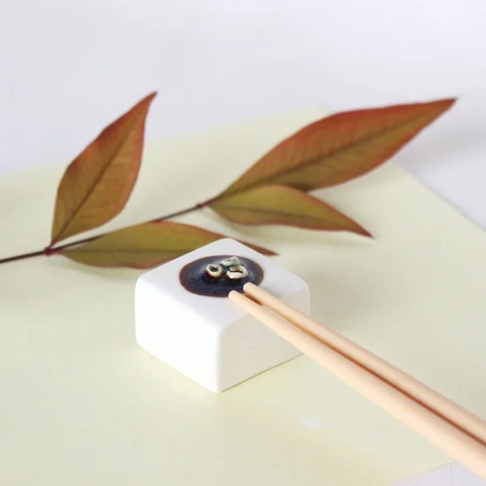 Ihoshiro Tofu Chopstick Rest - Image 2
