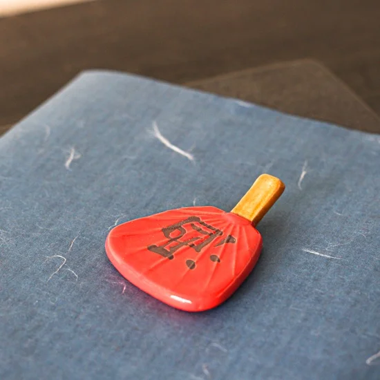 Ihoshiro Uchiwa Sake Fan Chopstick Rest - Image 2