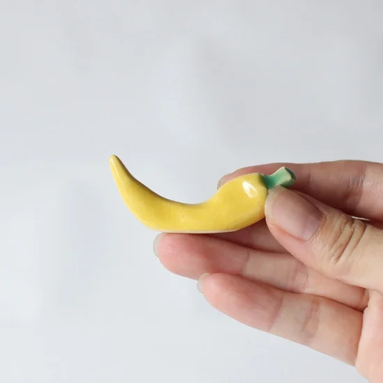 Ihoshiro Yellow Pepper Chopstick Rest - Image 3