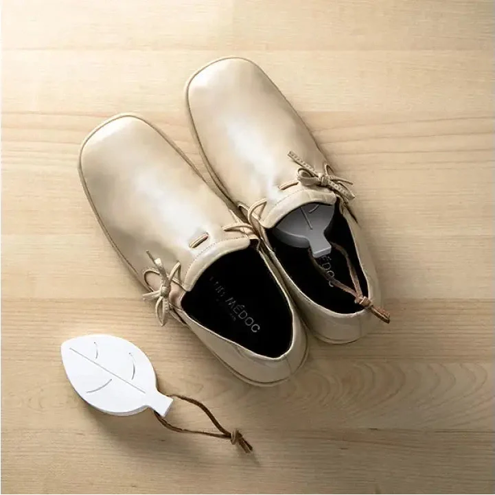 Ishigaki Karari Diatomite Shoes Deodoriser Leaf - Image 3