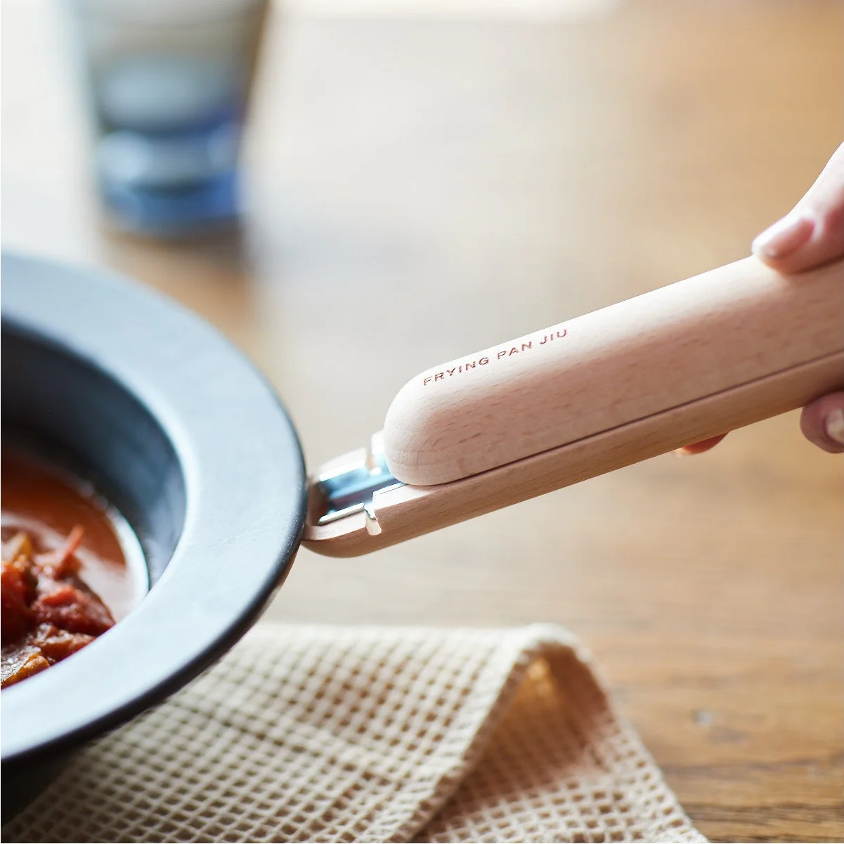 JIU Frying Deep Pan Pot Ｍ with Beech Handle Set - Image 6