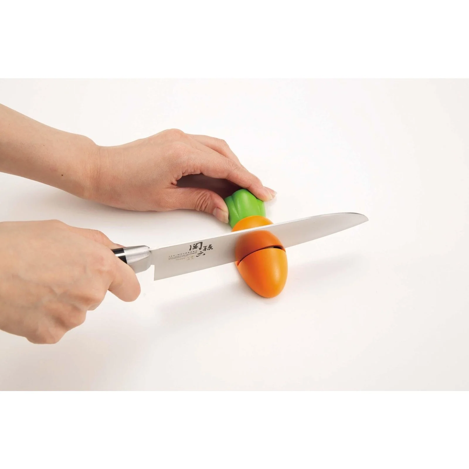 Kai Carrot Magnetic Knife Sharpener - Image 2