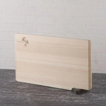 KAI SEKI MAGOROKU Standing  Hinoki Cutting Board 360 x 200 - Image 3