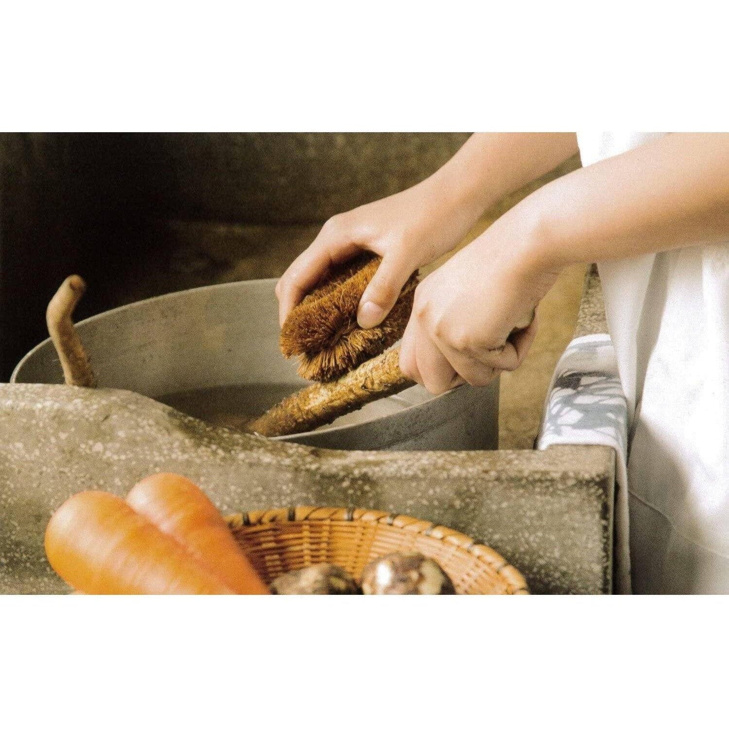 KAMENOKO Natural Palm Fiber Dish Scrubber - Large - Image 4
