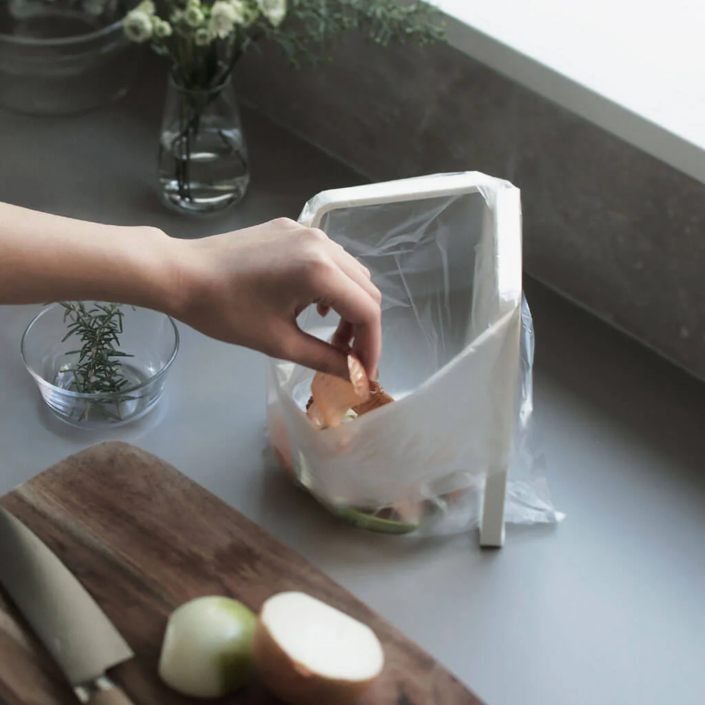 Marna Plastic Bag Holder - Image 2