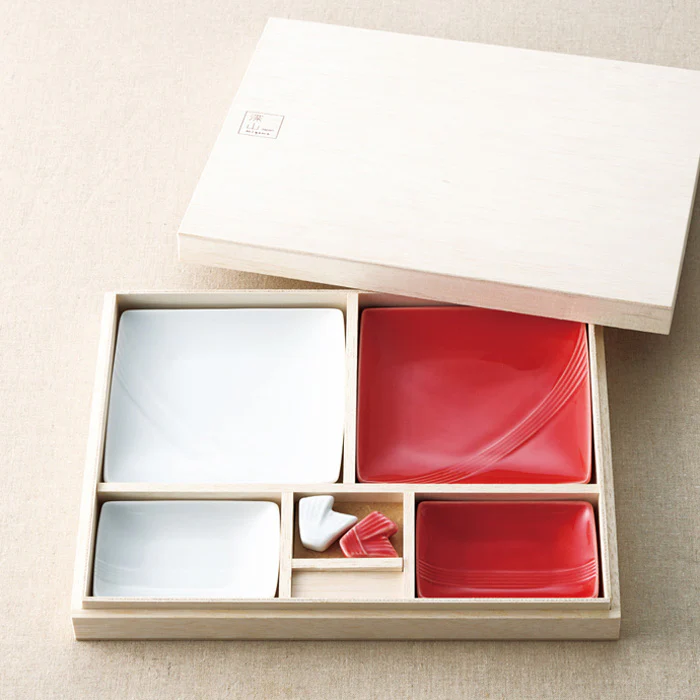 Miyama Mizuhiki Red & White Plate Gift Set - Image 4