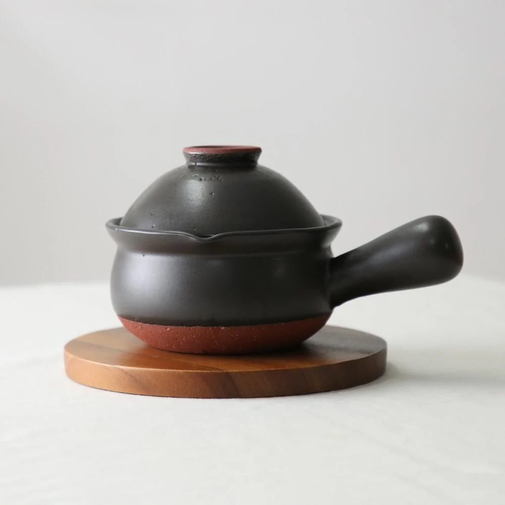 Nichijosahanki Matte Black Donabe Yukihira Pot with Rice Bowl Lid - Image 4
