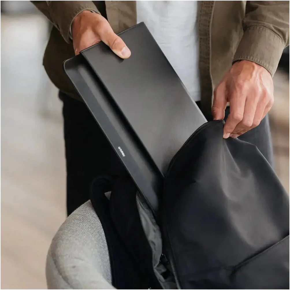 Orbitkey Hybrid Laptop Sleeve - Image 9