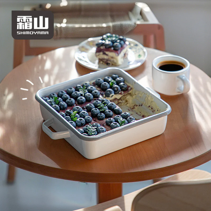 Shimoyama Enamel Square Baking Pan with Lid - 2L - Image 2