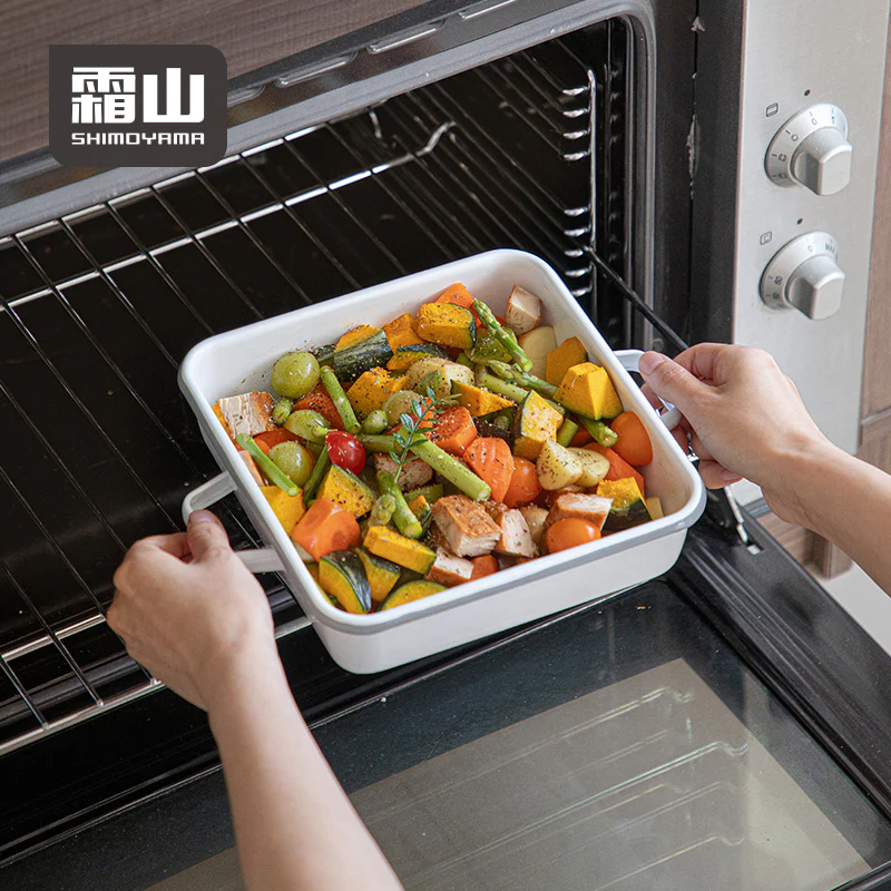 Shimoyama Enamel Square Baking Pan with Lid - 2L - Image 5