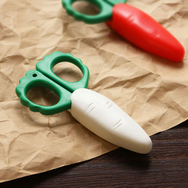 Shimoyama Veggie Mini Scissors with Magnet - Image 2