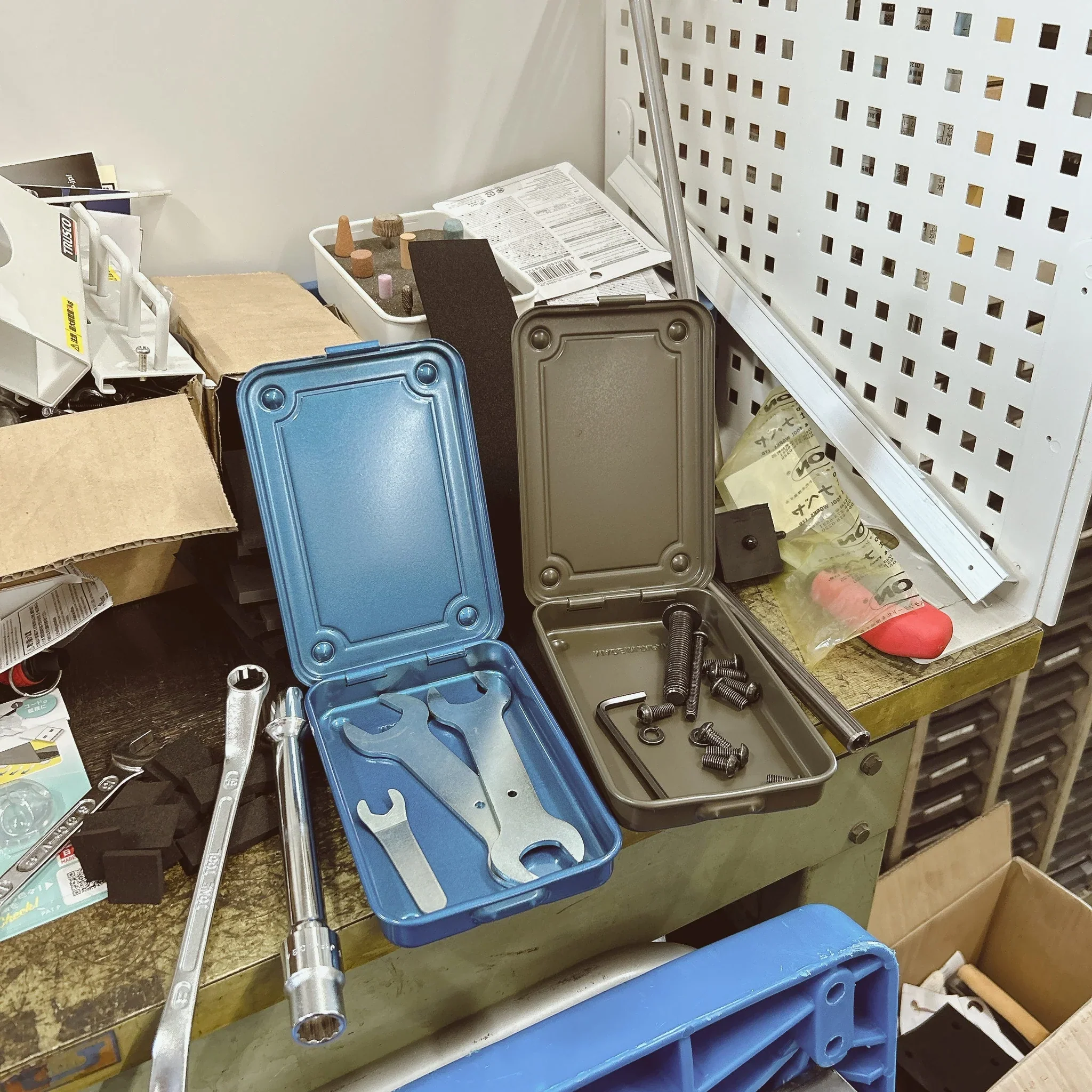 Toyo Steel Flat Top Tool Box T-152 - Image 3