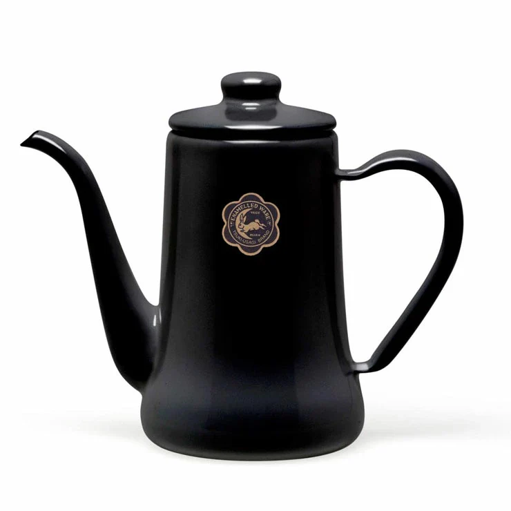 Tsukiusagi Jirushi Enamel Slim Kettle 700ml - Image 2