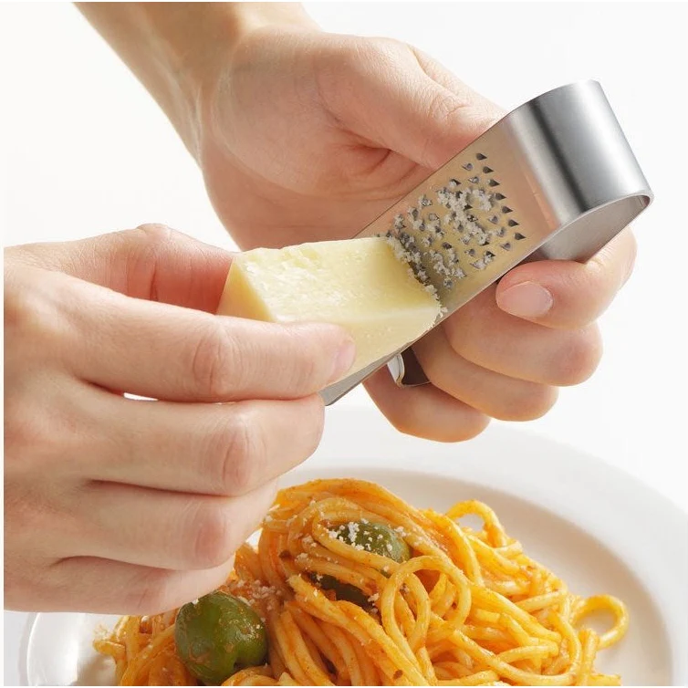 Yoshikawa EAtoCo Oros Handy Condiment Grater - Image 2